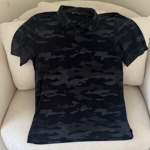 Travis Mathew Men's Black & Charcoal Camo Polo